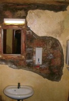 Mauerwerk und Wände in Lasurtechnik mit Goldglanz- pigmenten